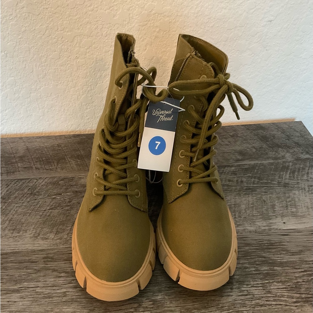 Universal Thread Green Shoes